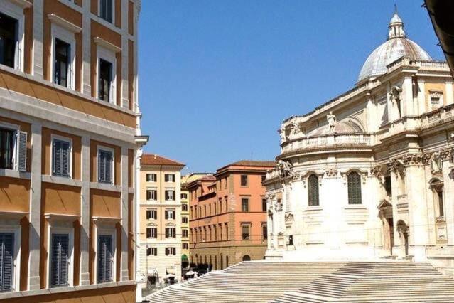 La Dolce Vita - Luxury Colosseum Boutique Apartment Rome Bagian luar foto