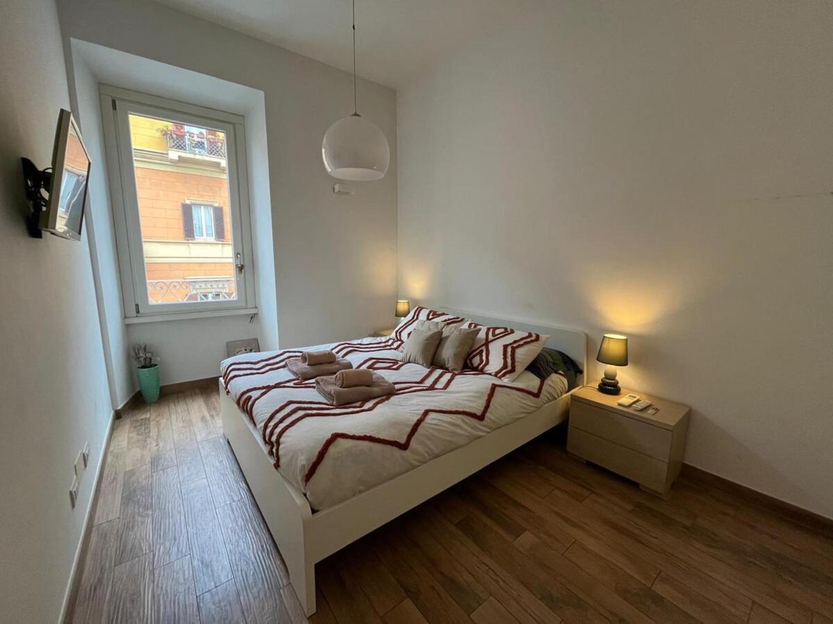 La Dolce Vita - Luxury Colosseum Boutique Apartment Rome Bagian luar foto
