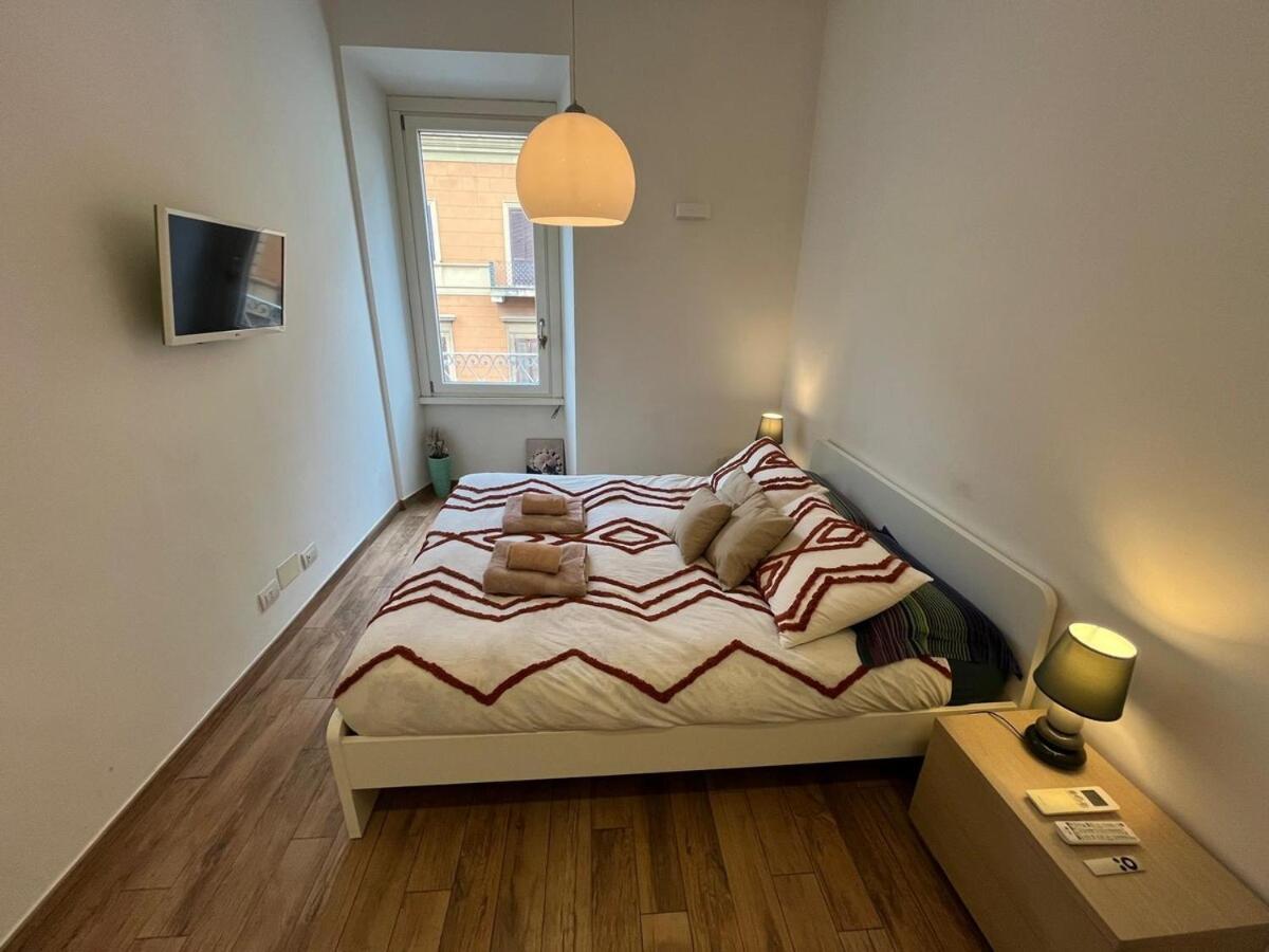 La Dolce Vita - Luxury Colosseum Boutique Apartment Rome Bagian luar foto