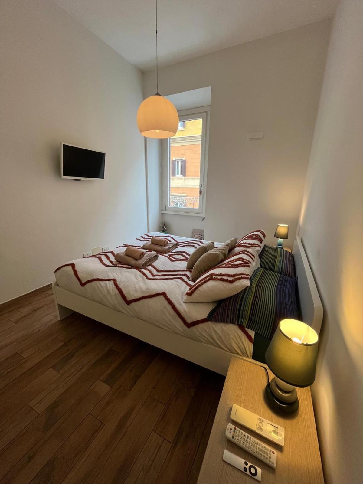 La Dolce Vita - Luxury Colosseum Boutique Apartment Rome Bagian luar foto