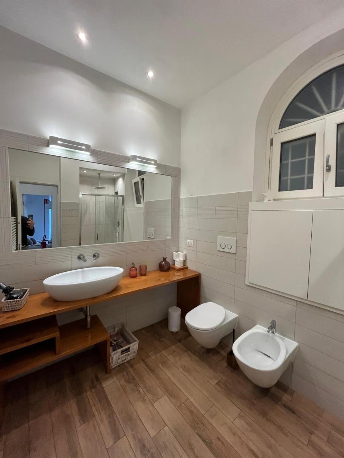 La Dolce Vita - Luxury Colosseum Boutique Apartment Rome Bagian luar foto